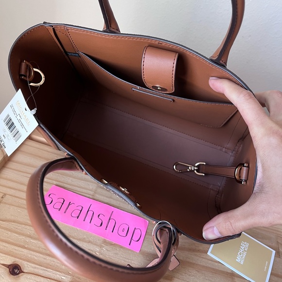 🌼Michael Kors Purse with iPad case - Picture 10 of 13